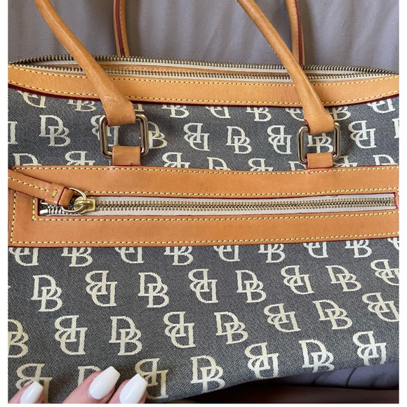 dooney &burke purse - Picture 2 of 8